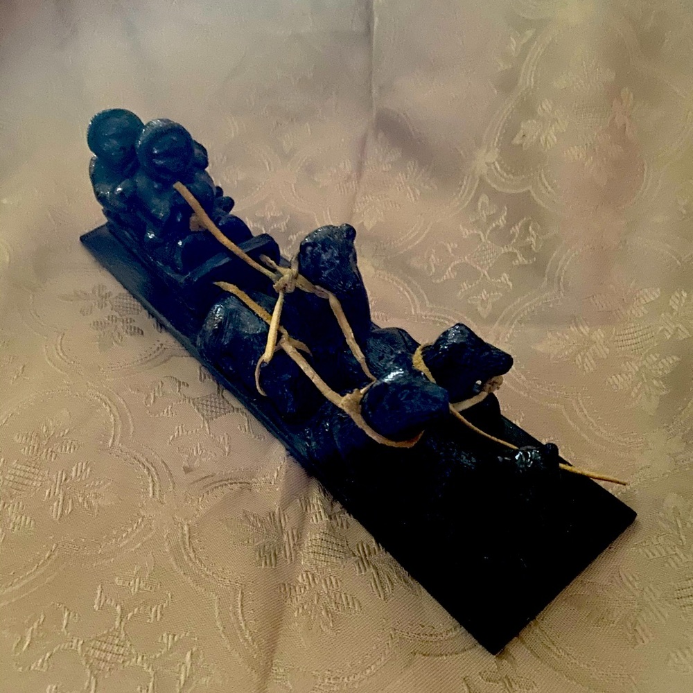 Canadian Sculpter Eskimo sled dog team slate Inuit